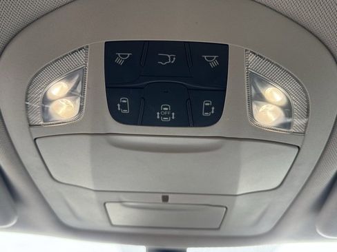 Certified 2023 Chrysler Pacifica Touring-L image 20