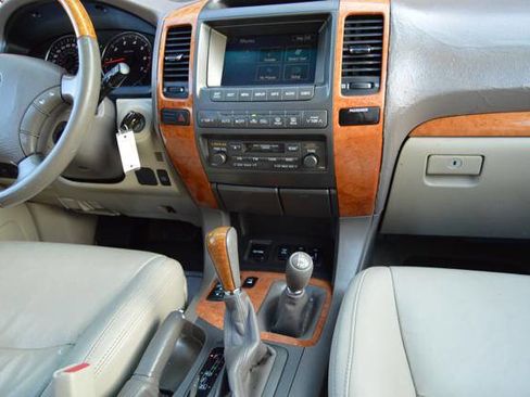 Used 2005 Lexus GX 470 AWD/4WD image 21
