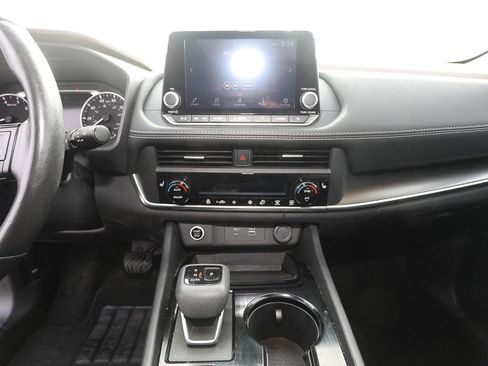 Used 2023 Nissan Rogue SV w/ SV Premium B Package image 17