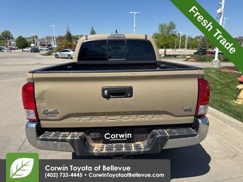 Used 2017 Toyota Tacoma SR5 w/ Tow Package AWD/4WD image 5