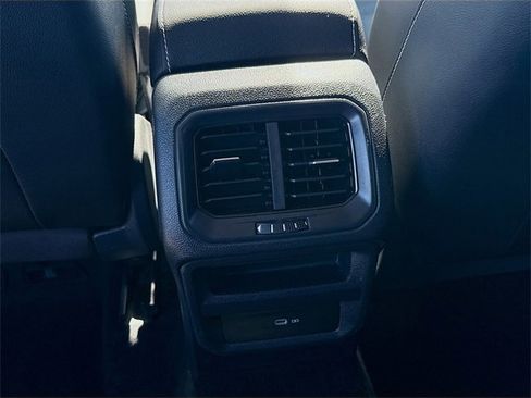 Used 2022 Volkswagen Taos SE image 22
