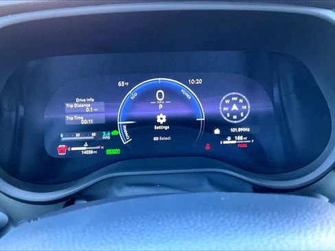 Used 2025 Toyota Sienna XSE w/ XSE Premium Package image 23