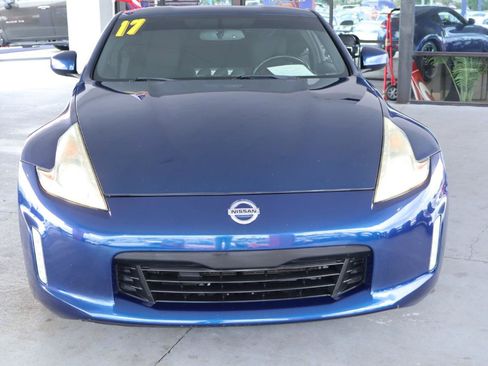 Used 2017 Nissan 370Z Coupe RWD image 12