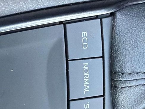 Certified 2023 Toyota Camry SE image 17