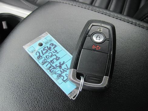 Used 2024 Ford Edge SEL image 20