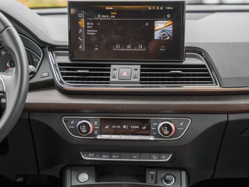 Used 2023 Audi Q5 2.0T Premium w/ Convenience Package image 22