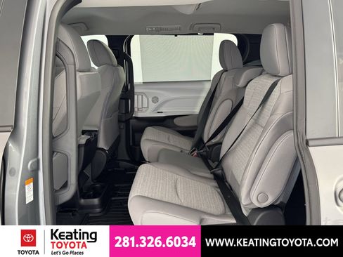 New 2026 Toyota Sienna LE FWD image 6