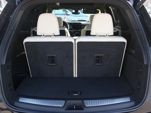 Used 2024 Cadillac XT6 Sport w/ LPO, Onyx Lite Package image 11