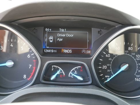 Used 2017 Ford Escape SE AWD/4WD image 25