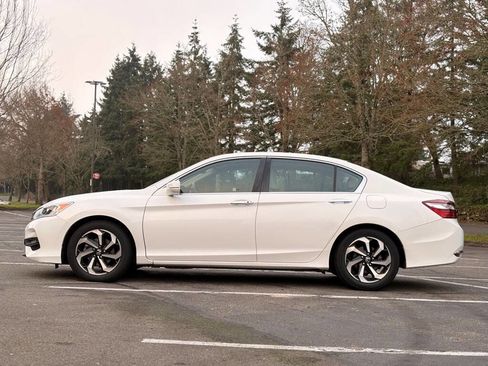 Used 2017 Honda Accord EX-L image 2