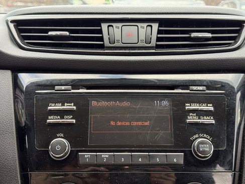 Used 2018 Nissan Rogue Sport S w/ S Appearance Package image 17