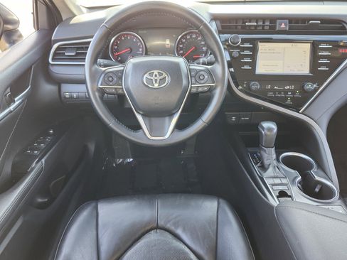 Used 2018 Toyota Camry XSE image 16