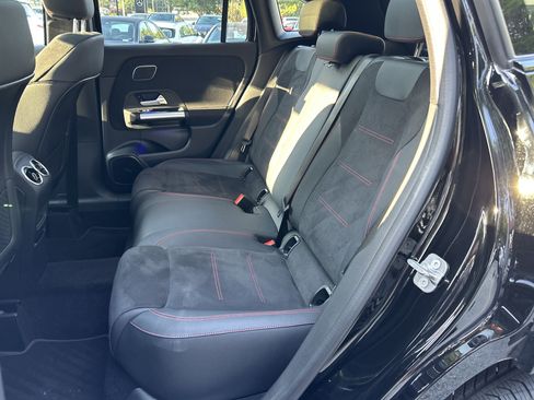 Certified 2025 Mercedes-Benz GLA 250 4MATIC image 40