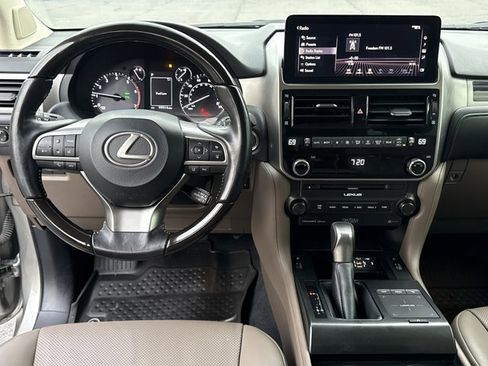 Used 2022 Lexus GX 460 Premium w/ Accessory Package AWD/4WD image 8