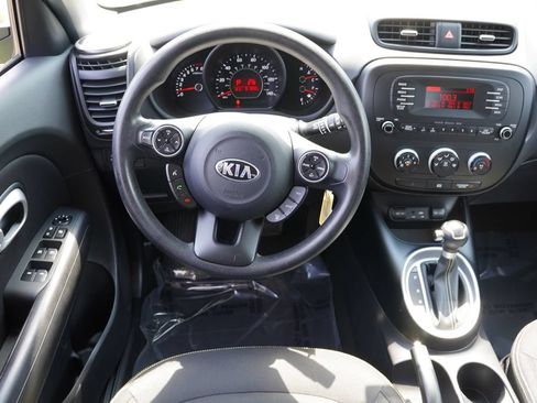 Used 2015 Kia Soul + FWD image 19
