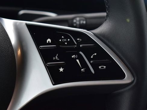 Certified 2025 Mercedes-Benz GLB 250 4MATIC image 18