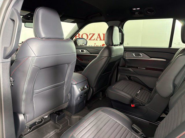 Used 2025 Ford Explorer ST-Line w/ Premium Package RWD image 29