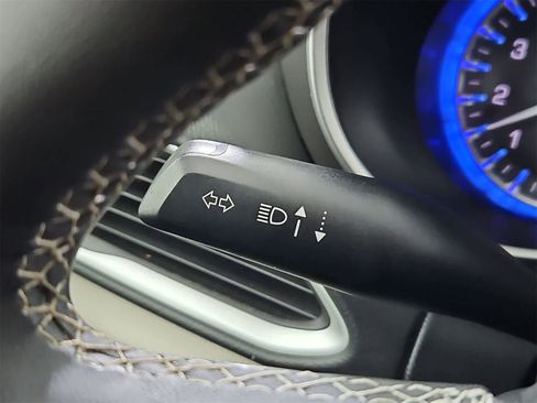 Used 2024 Chrysler Pacifica Touring-L image 26