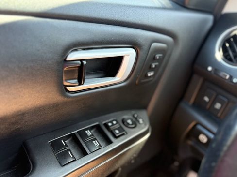 Used 2011 Honda Pilot Touring image 24