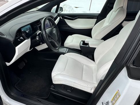 Used 2019 Tesla Model X 75D image 11