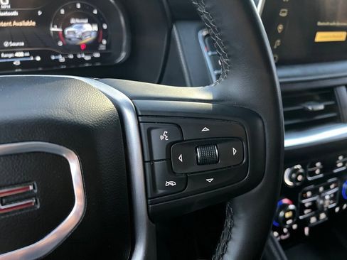 Used 2024 GMC Yukon XL SLT image 28