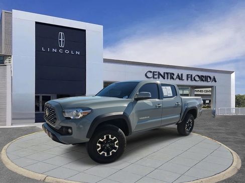 Used 2023 Toyota Tacoma TRD Off-Road w/ Advanced Technology Package image 28