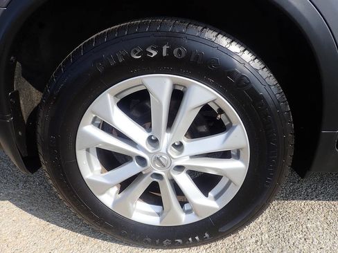 Used 2016 Nissan Rogue SV w/ SV Premium Package AWD/4WD image 32