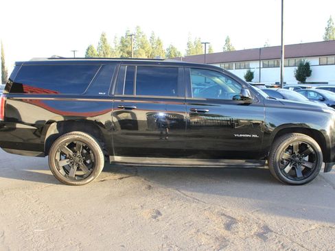 Used 2019 GMC Yukon XL SLT w/ Graphite Performance Edition image 39