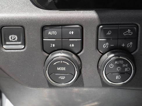Used 2024 Chevrolet Silverado 1500 ZR2 w/ Technology Package AWD/4WD image 24