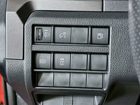 Used 2025 Toyota 4Runner SR5 AWD/4WD image 17