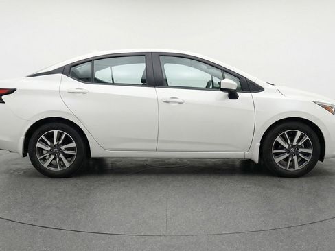 Used 2025 Nissan Versa SV FWD image 11