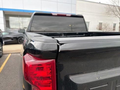 Used 2023 Chevrolet Silverado 1500 LT AWD/4WD image 6