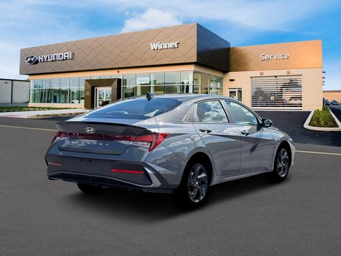 New 2026 Hyundai Elantra Sport image 7
