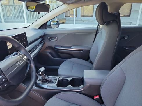 Used 2025 Kia K4 LXS FWD image 12