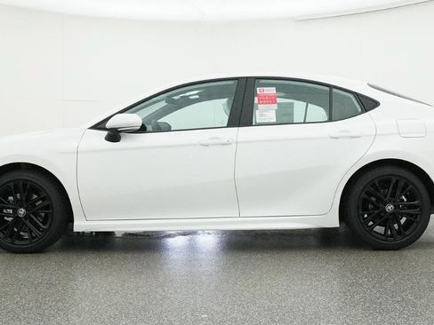 New 2026 Toyota Camry SE FWD image 44