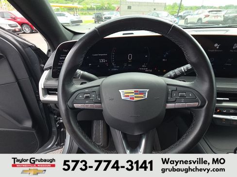 Used 2025 Cadillac XT4 Premium Luxury AWD/4WD image 17