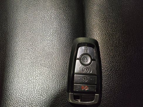 Used 2020 Ford Explorer XLT w/ Equipment Group 202A image 32