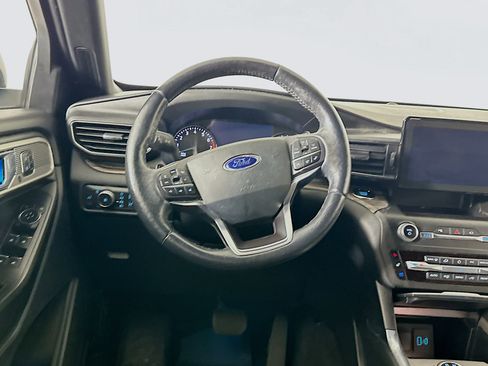 Used 2020 Ford Explorer Limited image 18