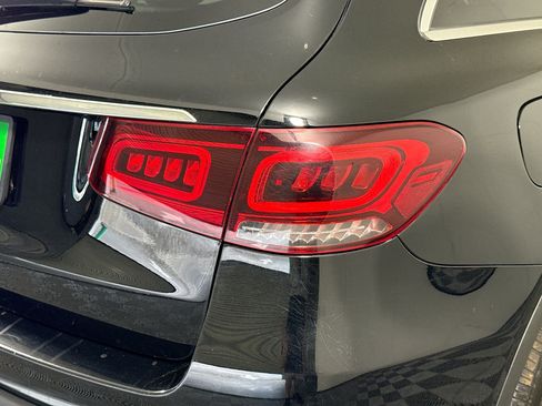 Used 2022 Mercedes-Benz GLC 300 w/ Premium Package Lite image 34
