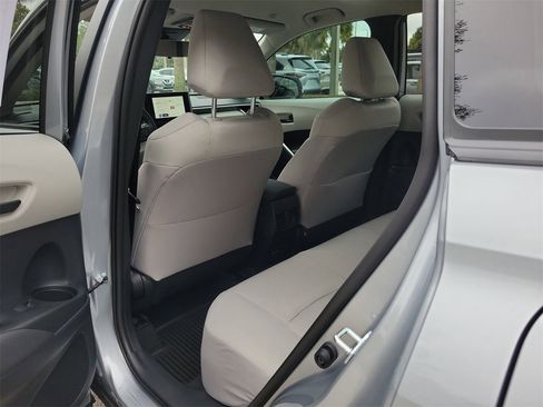 Used 2026 Toyota Corolla Cross LE image 9