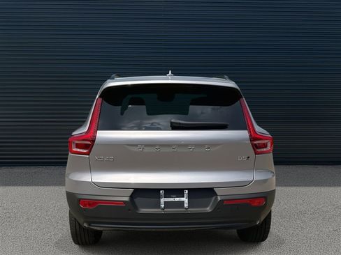 New 2026 Volvo XC40 B5 Plus w/ Protection Package Premier image 7