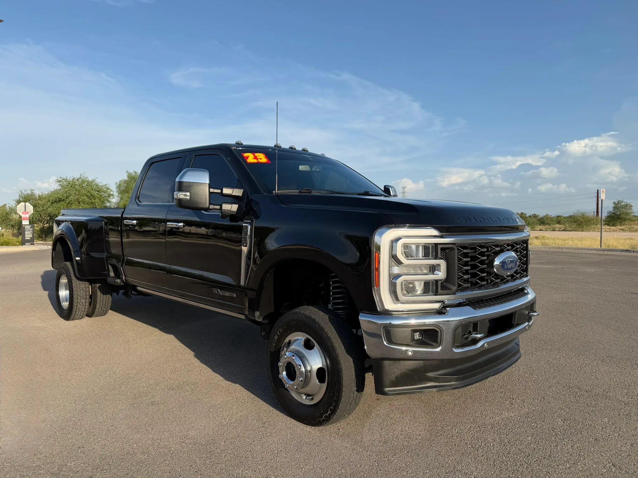 Used 2023 Ford F350 Lariat w/ Lariat Ultimate Package AWD/4WD image 4