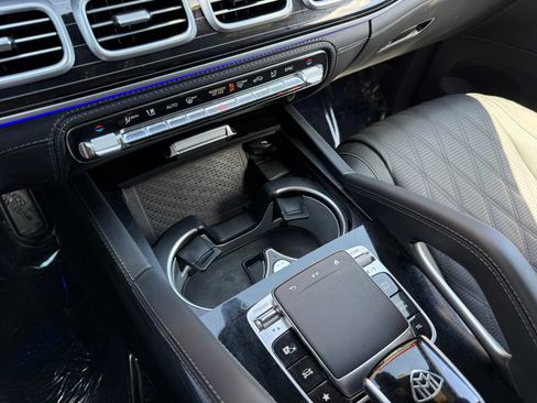 Used 2024 Mercedes-Benz Maybach GLS 600 4MATIC image 24