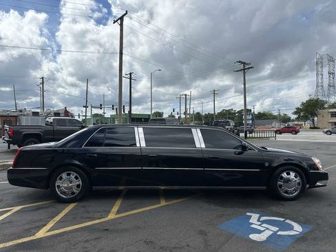 Used 2011 Cadillac DTS Limousine image 4