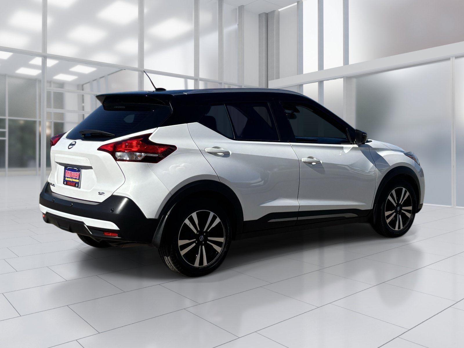 Used 2020 Nissan Kicks SR w/ SR Premium Package FWD image 6