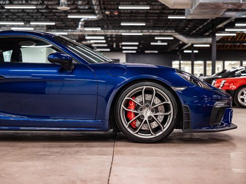Used 2020 Porsche 718 Cayman GT4 RWD image 31