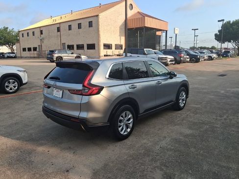 Used 2025 Honda CR-V LX image 7