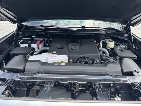 New 2026 Toyota Tundra Limited AWD/4WD image 36
