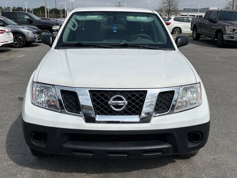 Used 2019 Nissan Frontier S image 2