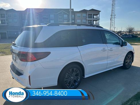 New 2026 Honda Odyssey Touring image 6